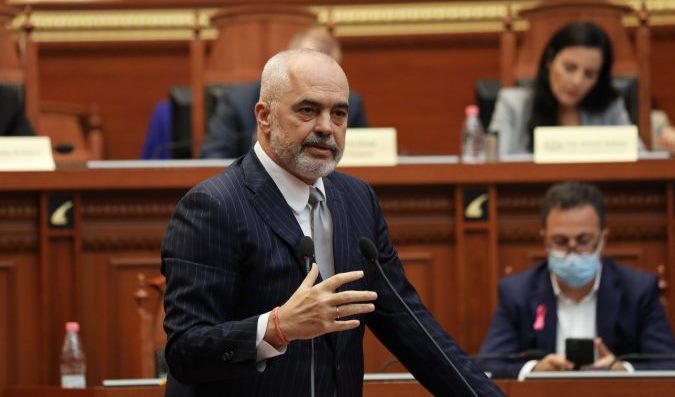 Rama: Vaksinohuni ndryshe nuk do lejoheni ne ambiente publike